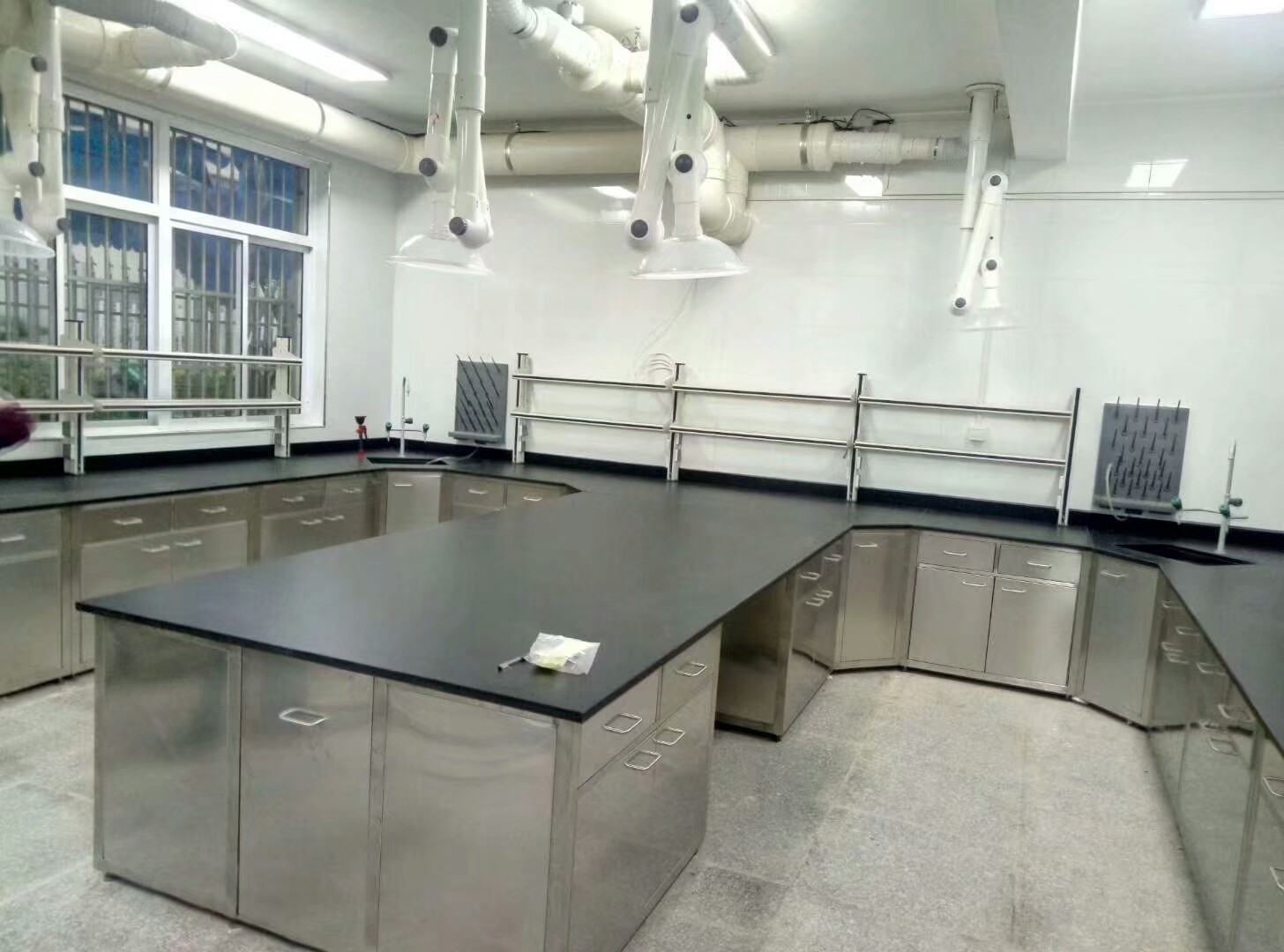 laboratory bench